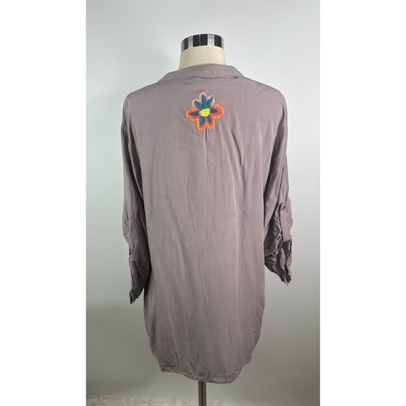 Solitaire Floral Embroidered 3/4 Sleeves Tunic Top - Picture 2 of 10